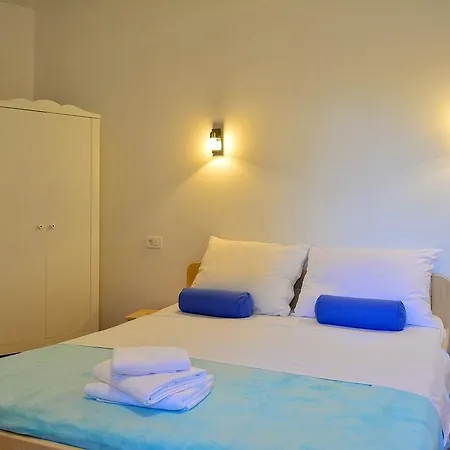 Golden B&B Bed & Breakfast 3*