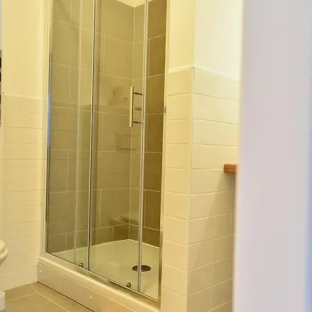 Golden B&B Bed & Breakfast