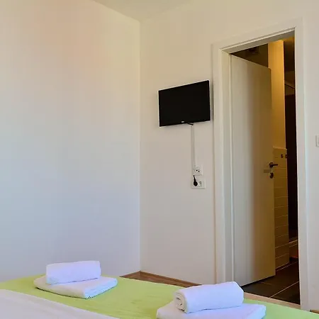 Couette-café Golden 3*