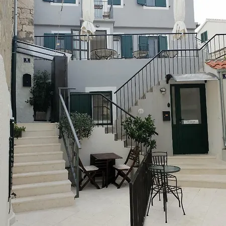 Bed & Breakfast Golden B&B 3*