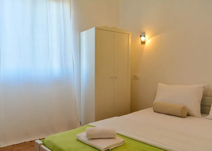 Golden Bed and Breakfast 3*